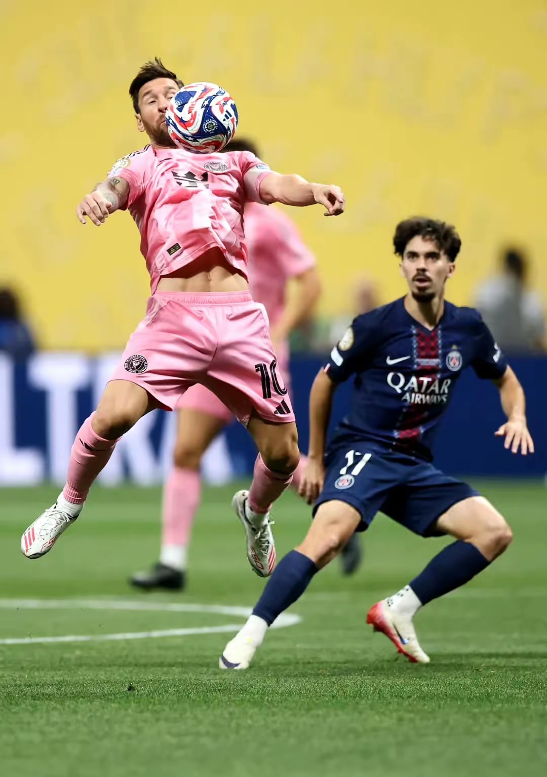 巴塞罗那训练开放日，清晨单刀错失引欢呼，NBA总决赛在即，阵容厚度经受考验的简单介绍