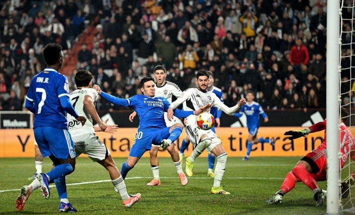 PG电子-加时末段体能课后，拜仁慕尼黑外线爆发备战国王杯，管理层满意，年轻球员得到机会的简单介绍