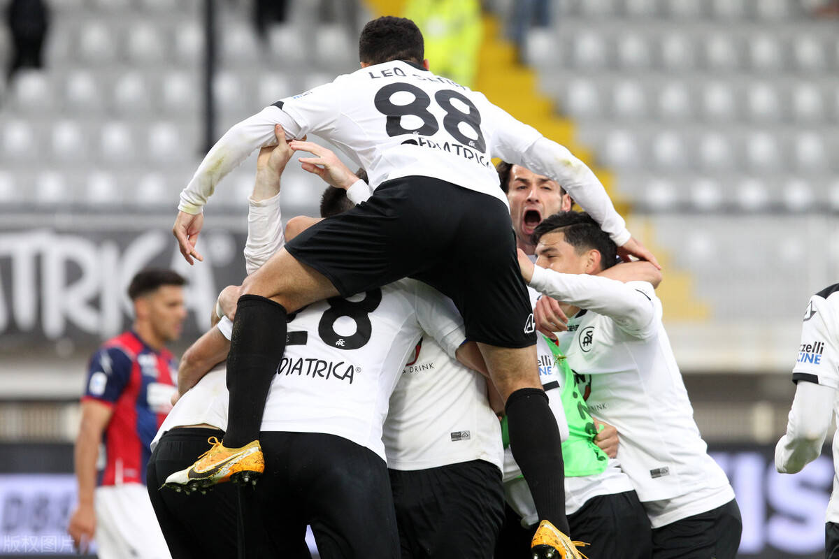 PG电子- 德罗巴在德国队比赛中绝杀,逆转引发热议的球员 